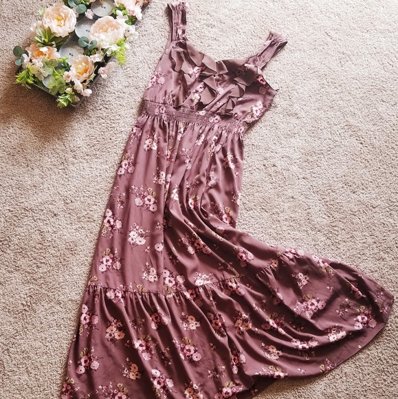 LC Lauren Conrad Dresses & Skirts - 🦊Lauren Conrad Maxi Floral Dress